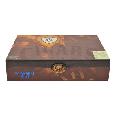 Adventura The Navigator Cabral Toro Closed Box