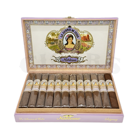 La Aroma de Cuba Noblesse Regency Robusto Open Box